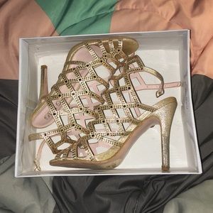 BELLA LUNA gold high heels 💞